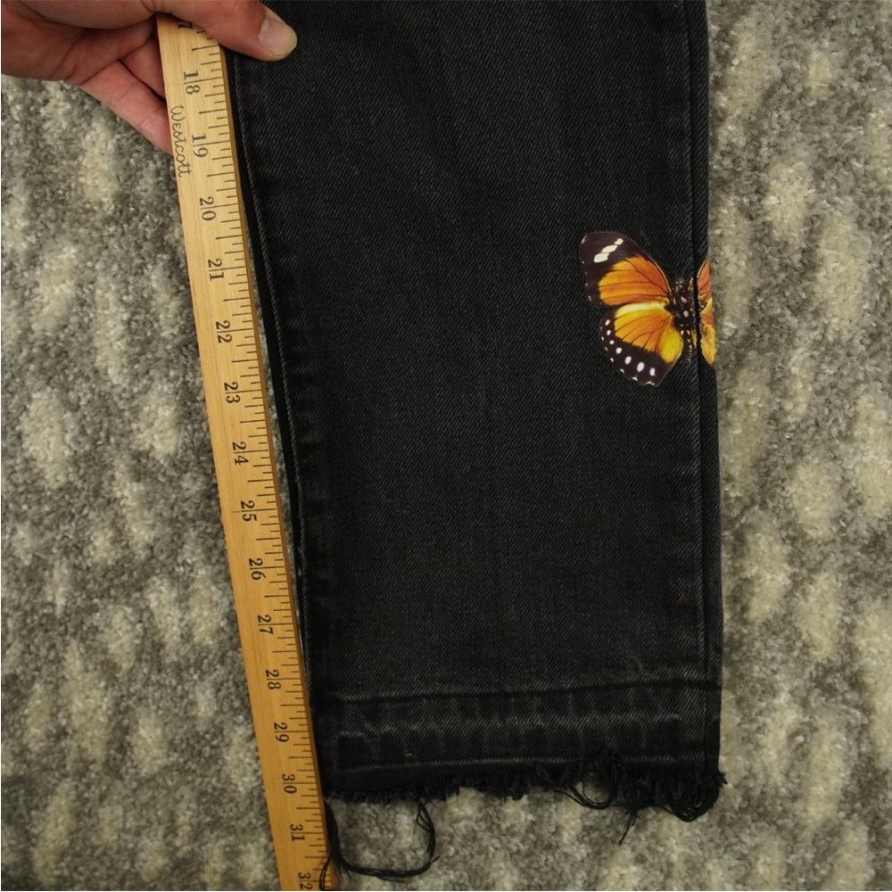 MNML Straight Leg Jeans Womens Size 32x30 Black Butterfly Print 5 Pocket Raw Hem - Picture 9 of 11